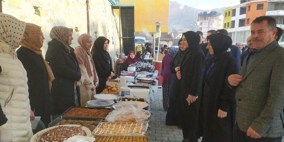 Karaman'ın Sarıveliler ilçesinde İlçe Müftülüğü tarafında organize edilen Filistin yararına