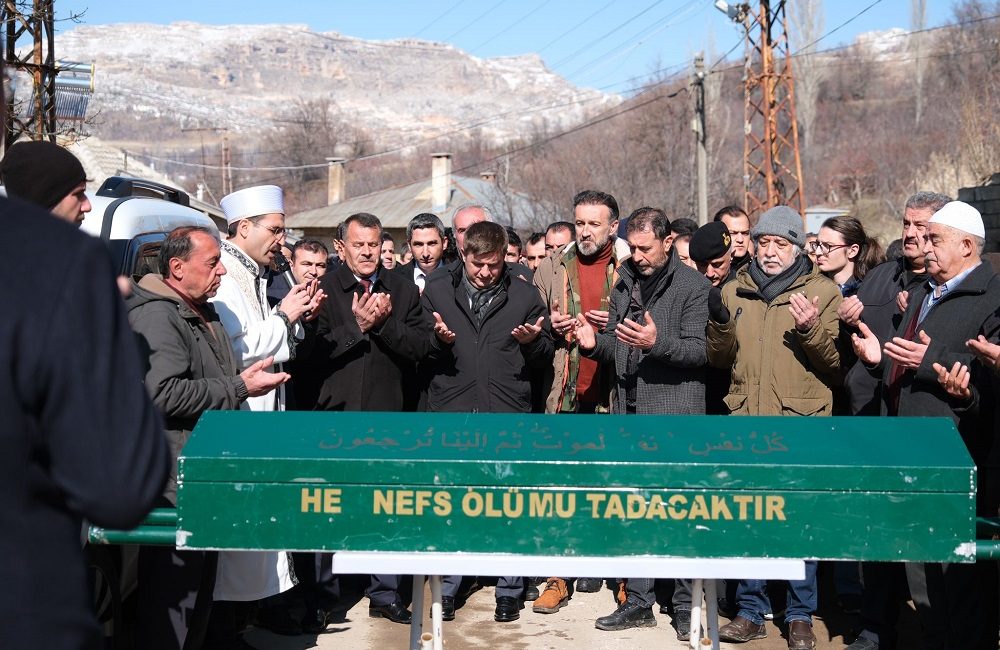 Karaman Valisi H.Engin Sarıibrahim, 1994 yılında Mardin’in Savur ilçesinde öğretmen